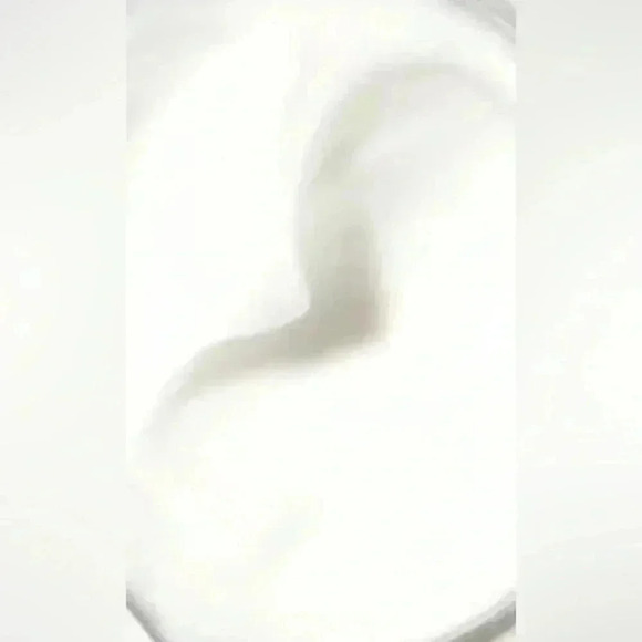 Dr barbara Sturm darker skin tone face cream rich (2) - Picture 4 of 5